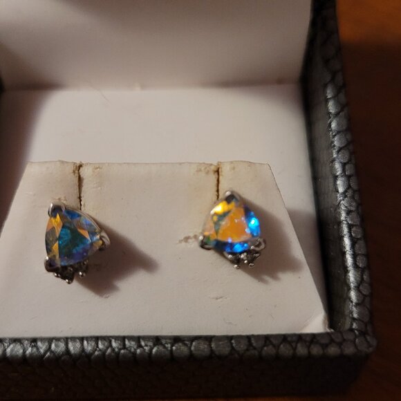 Rogers & Hollands "Blue Magic" Pierced Earrings White Gold - Picture 1 of 2